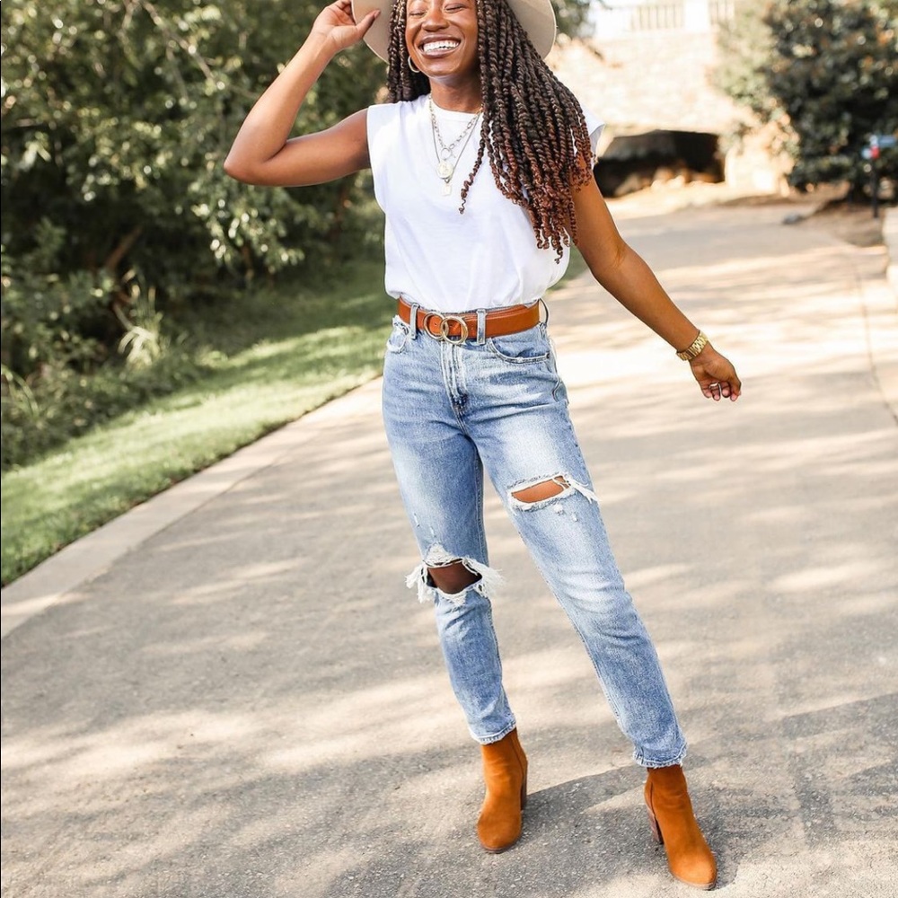 Abercrombie and Fitch hi-rise Mom Jean